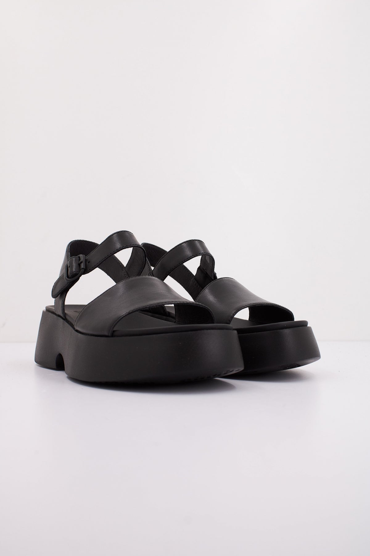 CAMPER TASHA en color NEGRO (2)