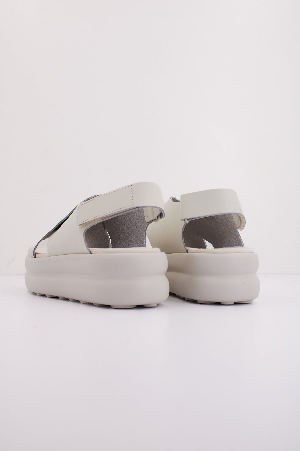 CAMPER K- en color BLANCO (4)