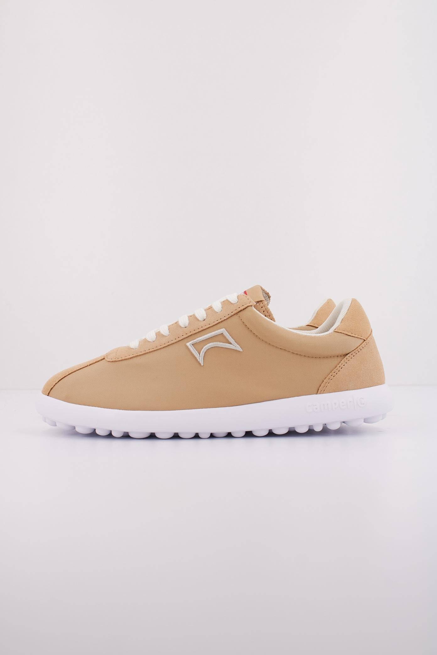 CAMPER PELOTAS XLF en color BEIS (1)