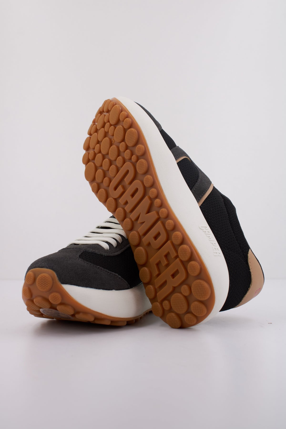 CAMPER PELOTAS ATHENS en color NEGRO (5)
