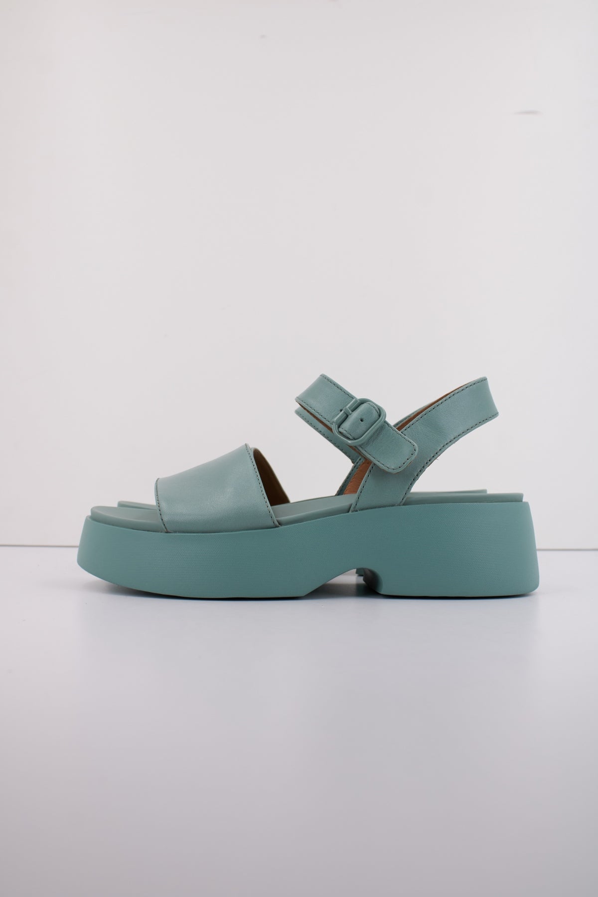 CAMPER TASHA en color VERDE (1)