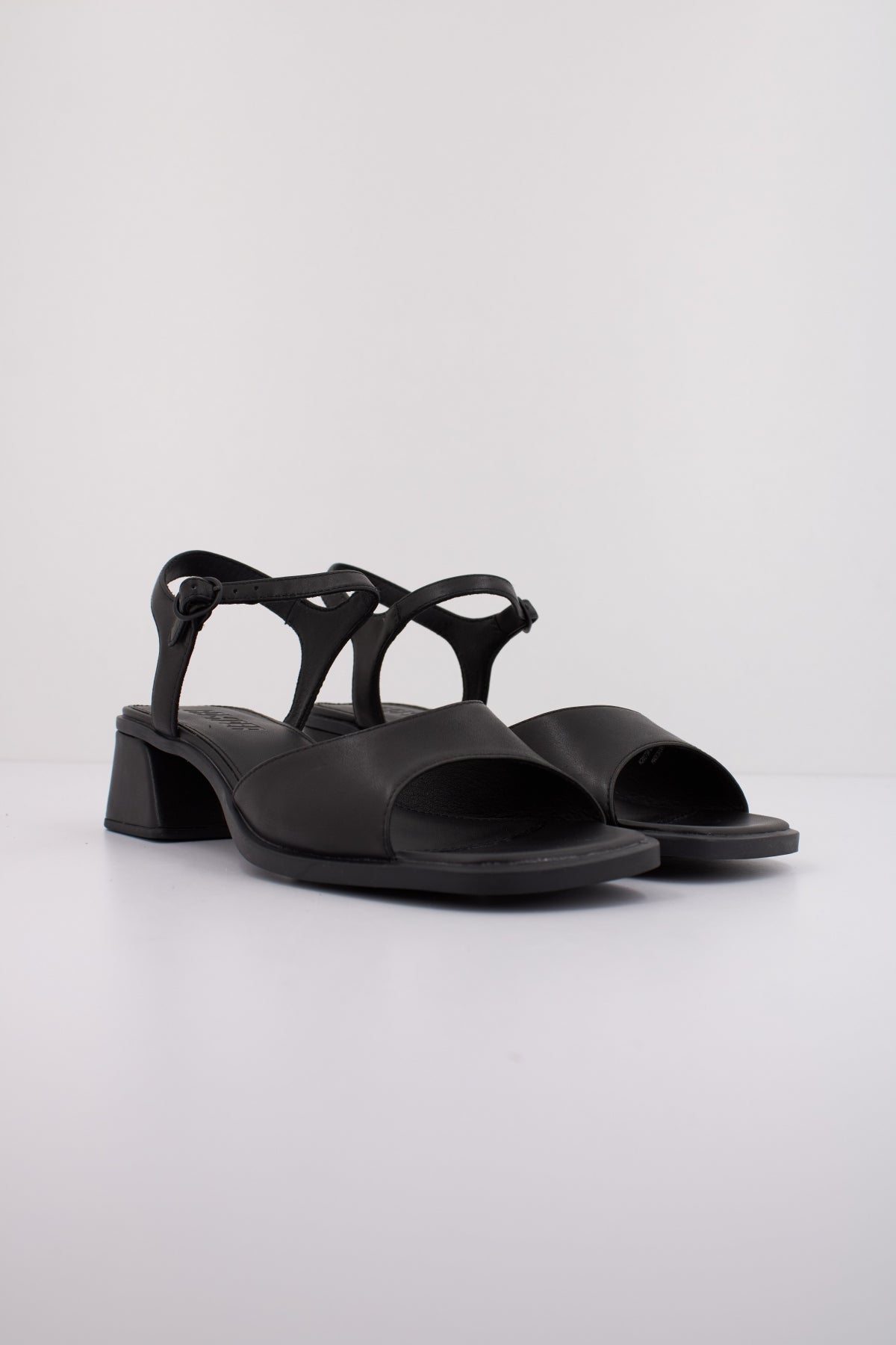 CAMPER KORA SANDAL en color NEGRO (2)
