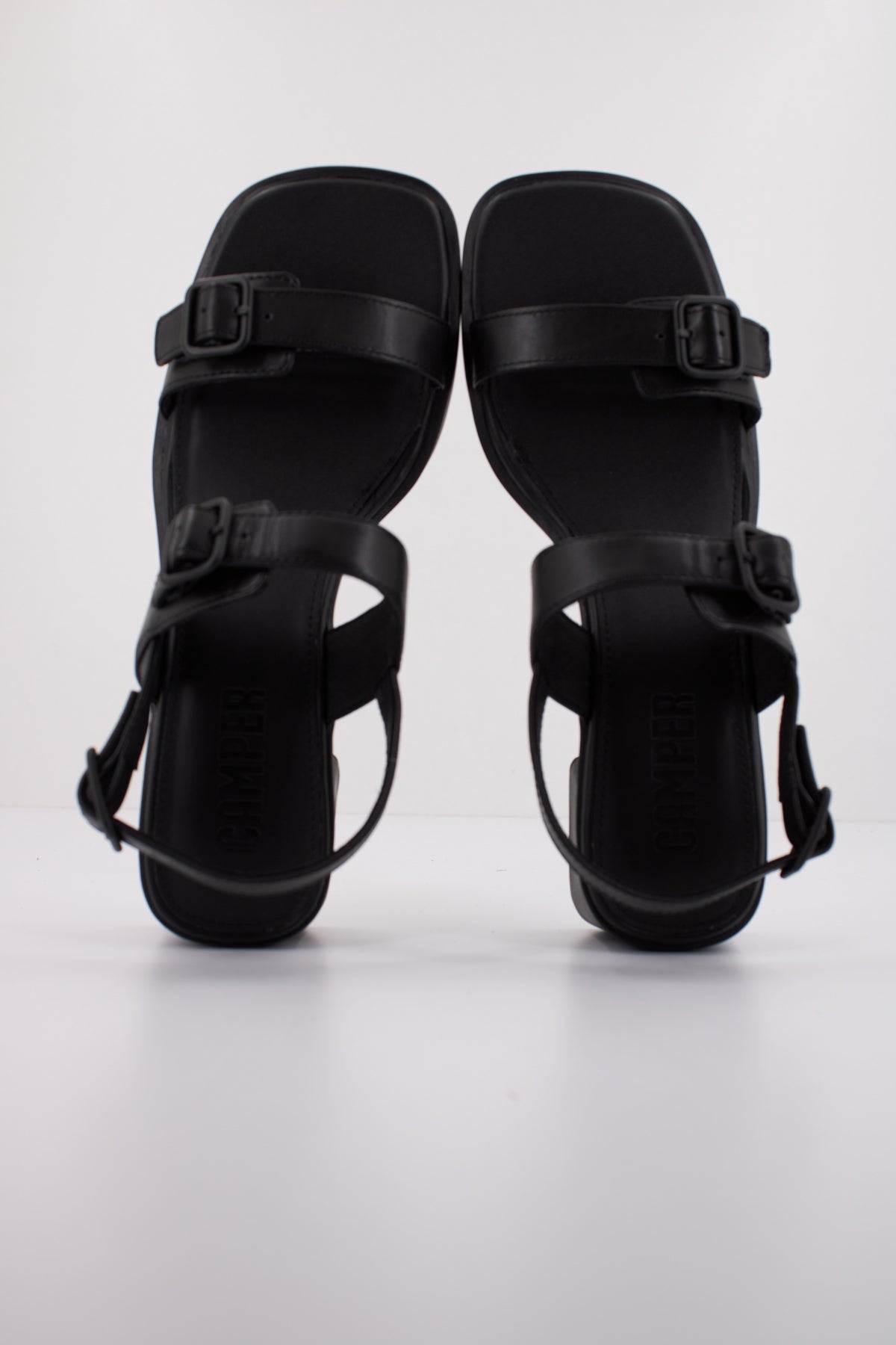 CAMPER KORA SANDAL en color NEGRO (3)