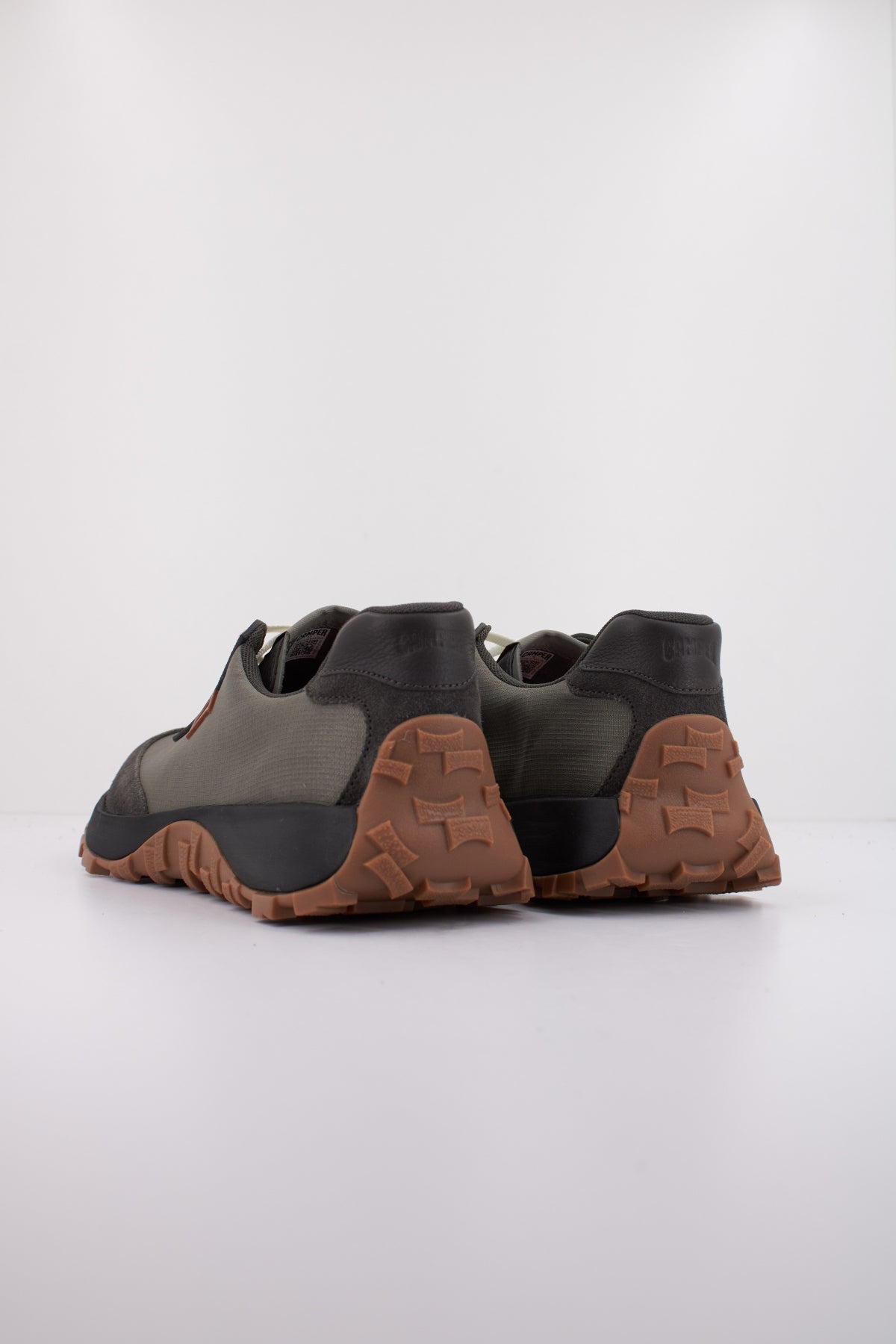 CAMPER DRIFT TRAIL en color NEGRO (4)