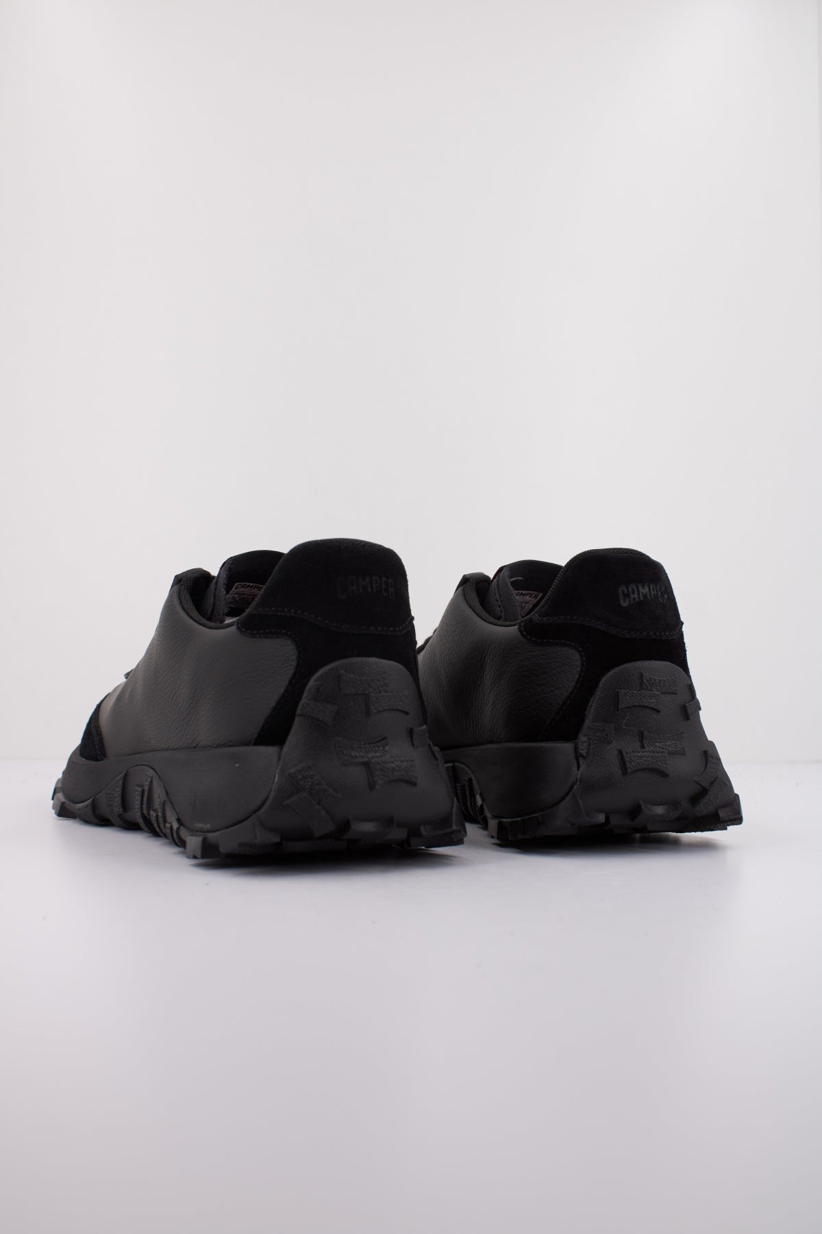 CAMPER DRIFT TRAIL en color NEGRO (4)