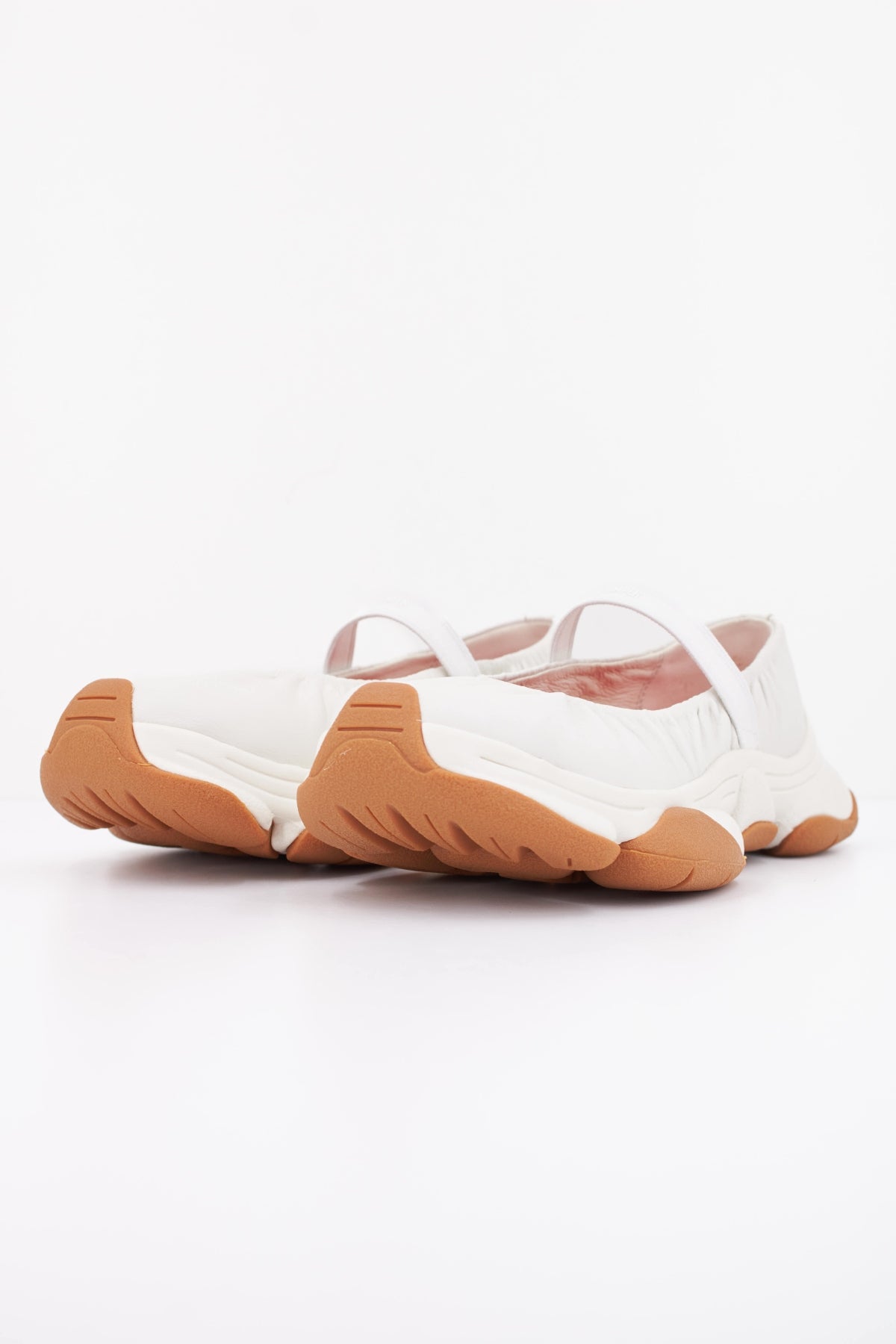 CAMPER GOBI HOUSTON KARST en color BLANCO (2)