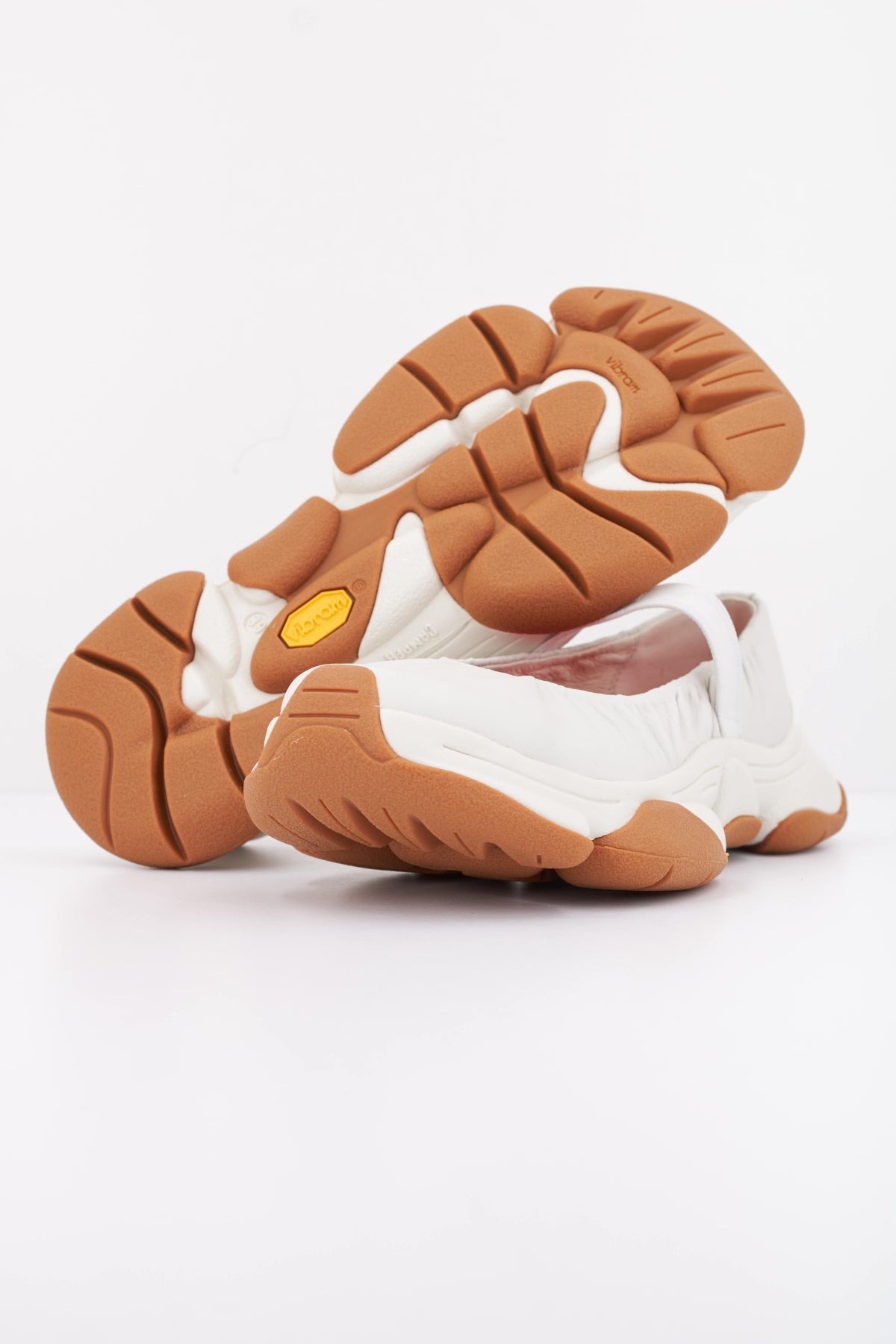 CAMPER GOBI HOUSTON KARST en color BLANCO (5)