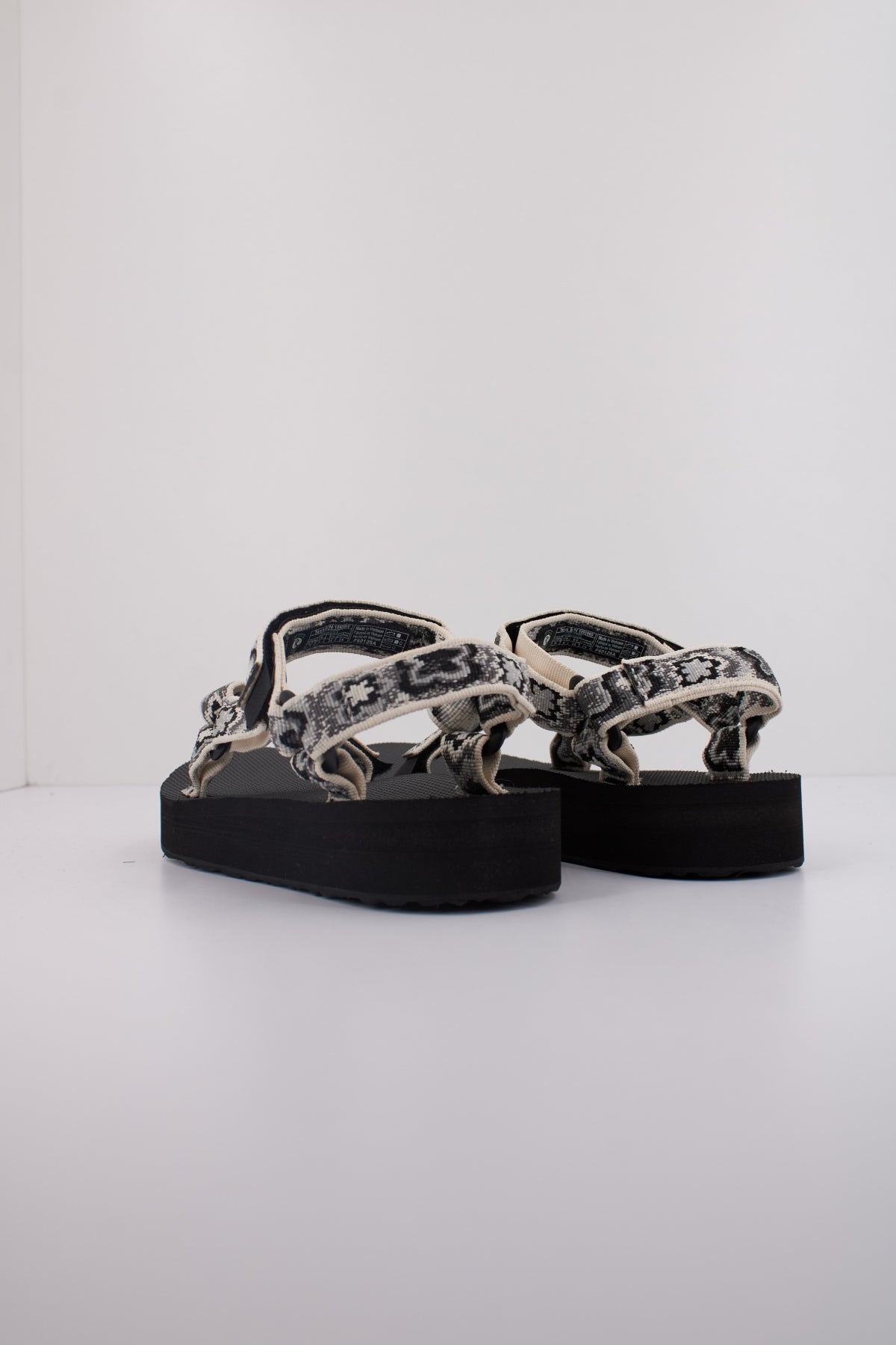 TEVA W MIDFORM UNIVERSAL en color NEGRO (4)