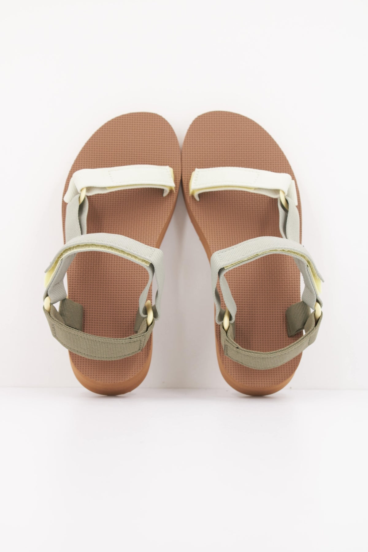 TEVA MIDFORM UNIVERSAL en color VERDE (3)