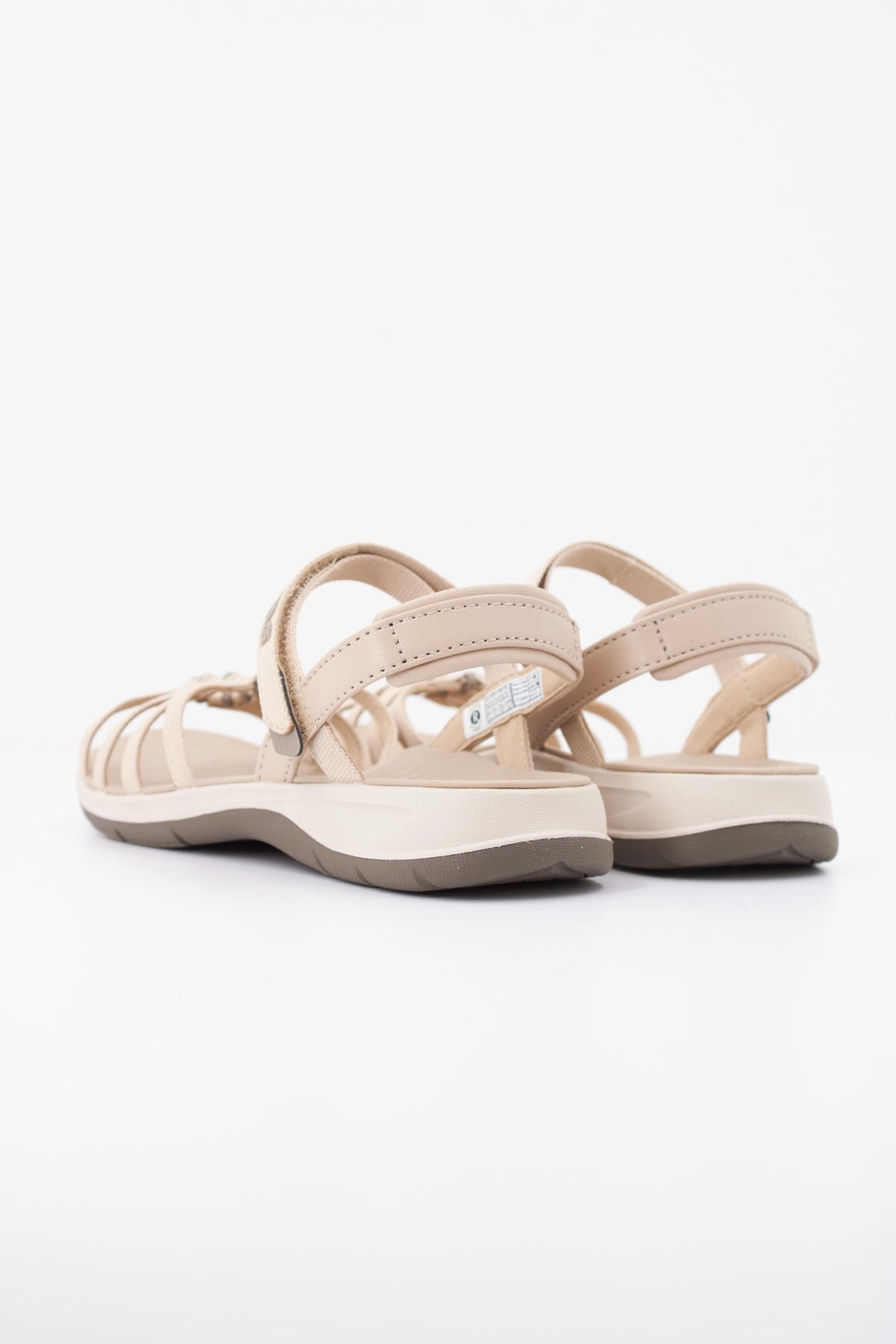 TEVA W TIRRA TRAVELLE en color MARRON CLARO (4)