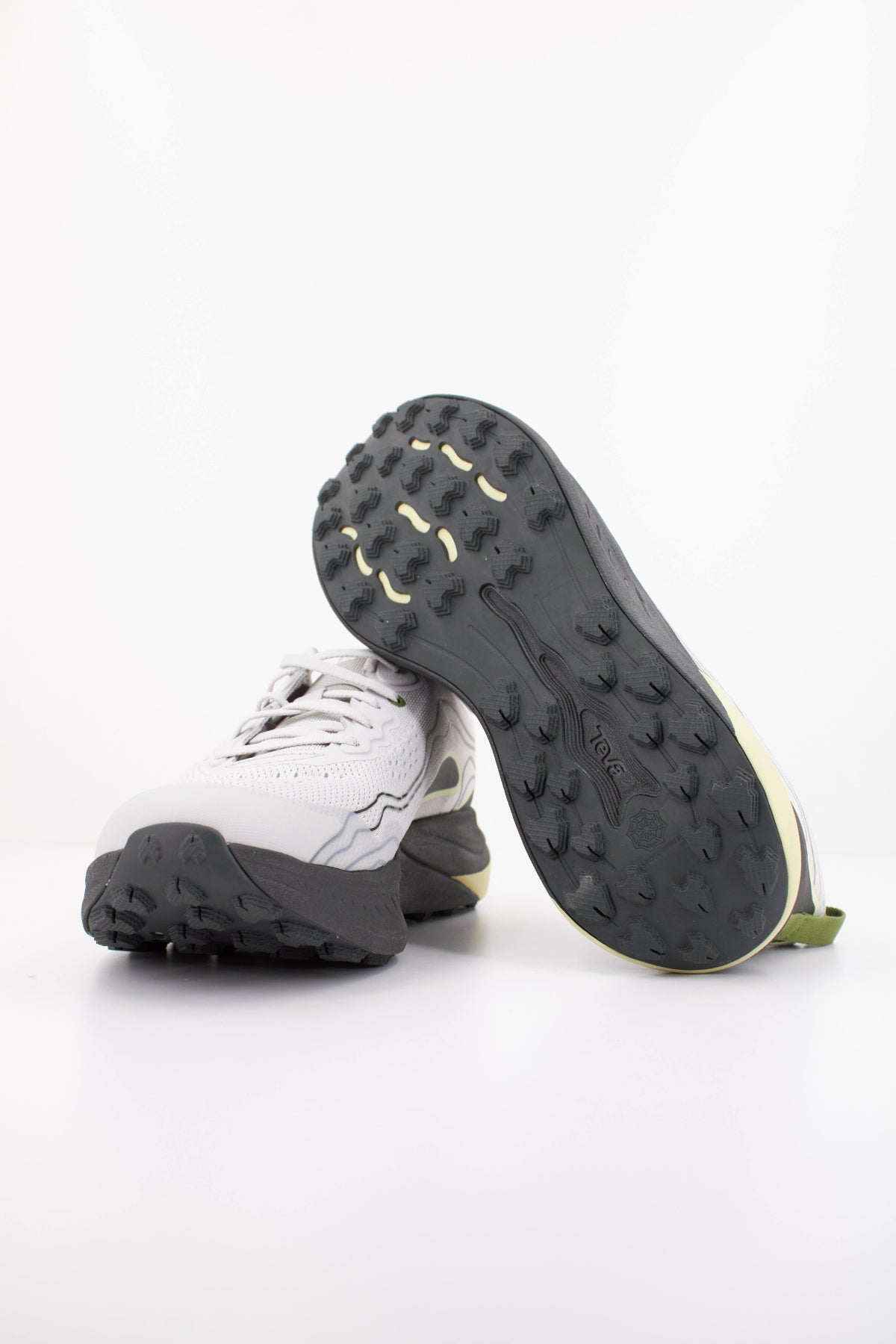 TEVA M TRAILWINDER L en color GRIS (5)
