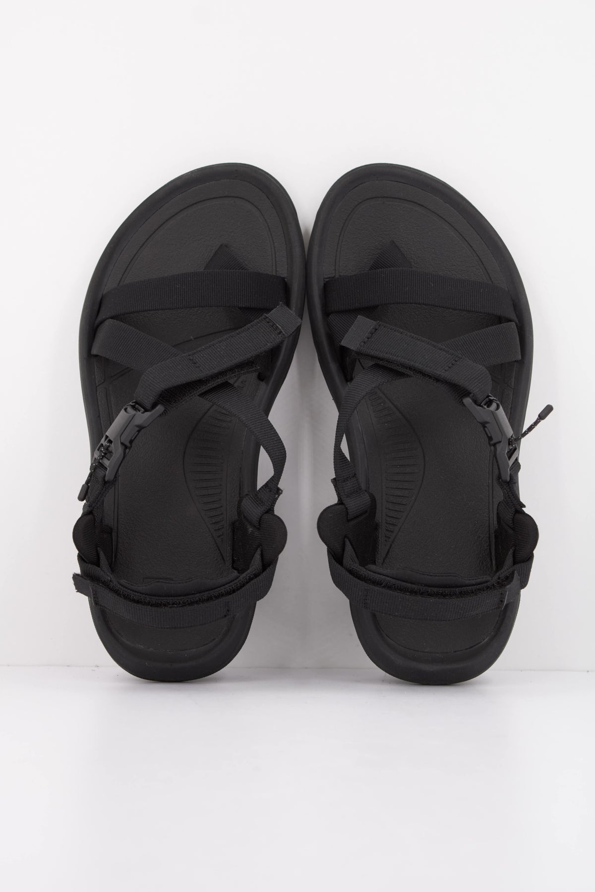 TEVA W HURRICANE TERR en color NEGRO (3)