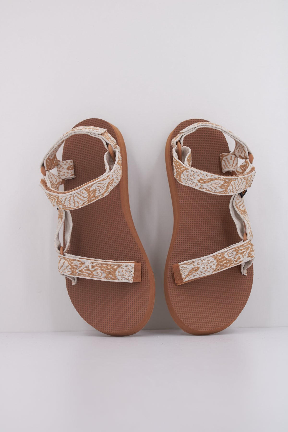 TEVA SANDALIA W ORIGINAL UNIVE en color MARRON CLARO (3)