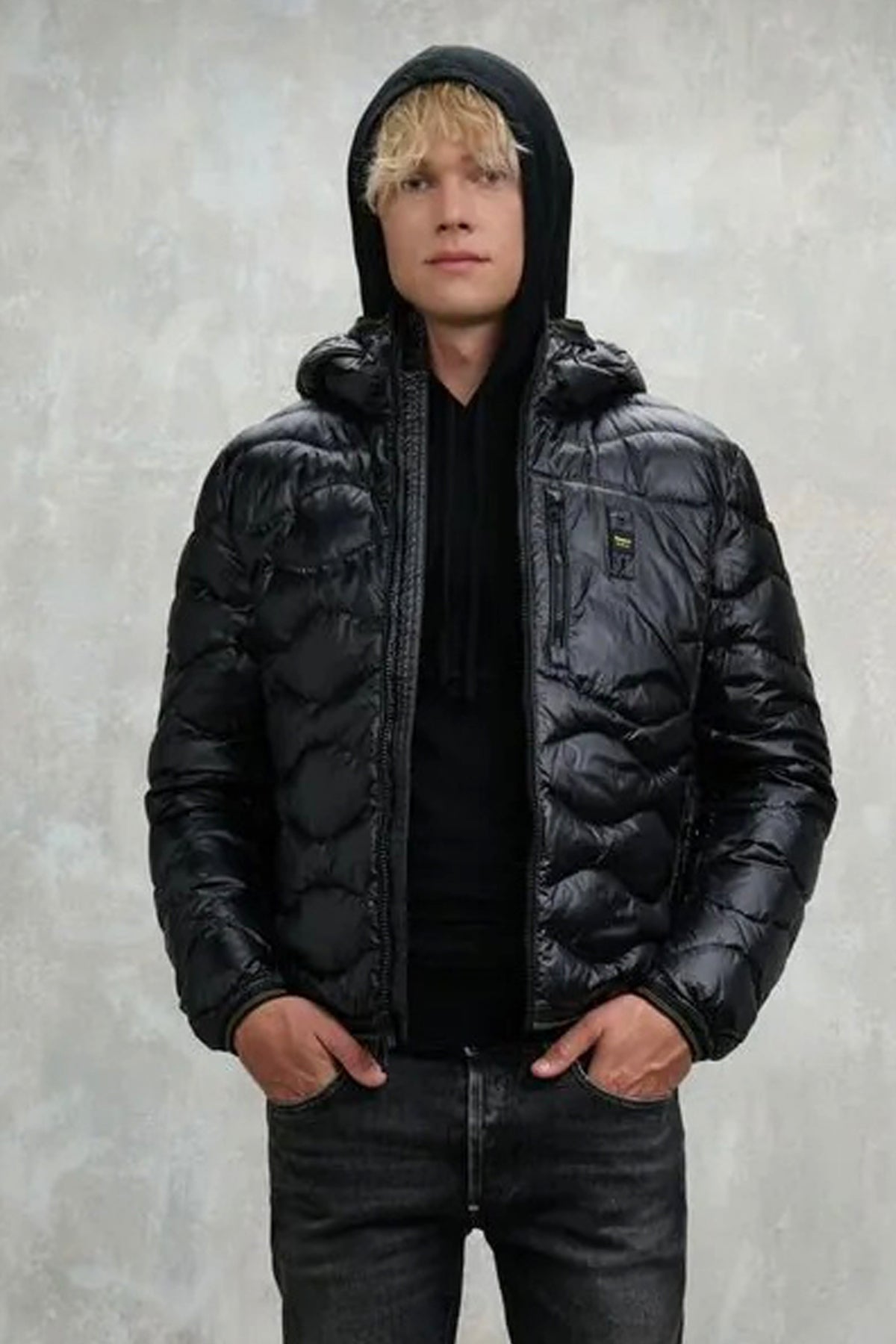 BLAUER WAVE en color NEGRO (1)