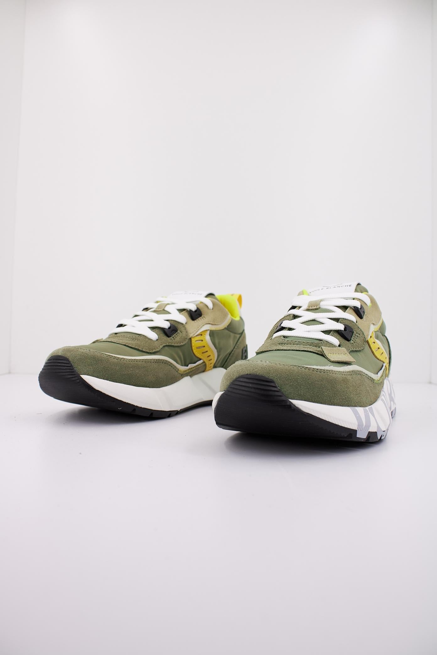 VOILE BLANCHE CLUB en color VERDE (2)