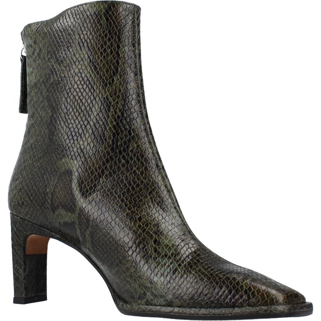 ÁNGEL ALARCÓN LAURYN en color ANIMAL PRINT (5)