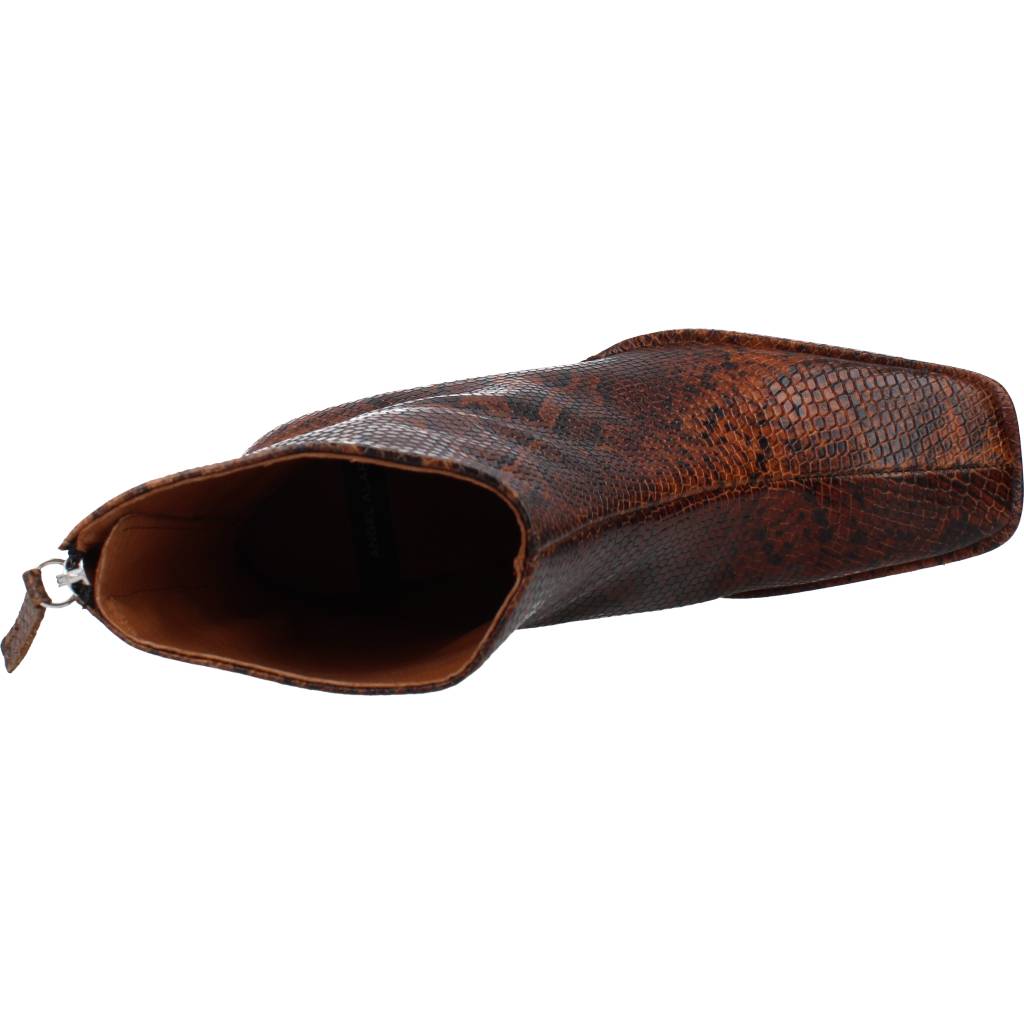 ÁNGEL ALARCÓN LAURYN en color ANIMAL PRINT (7)