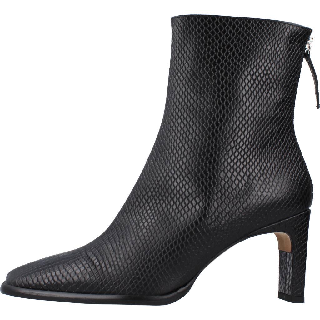 ÁNGEL ALARCÓN LAURYN en color ANIMAL PRINT (2)