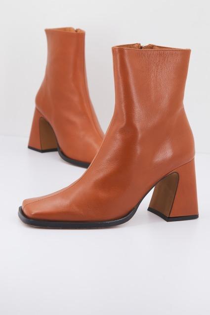 ÁNGEL ALARCÓN VOLGA en color MARRON (1)