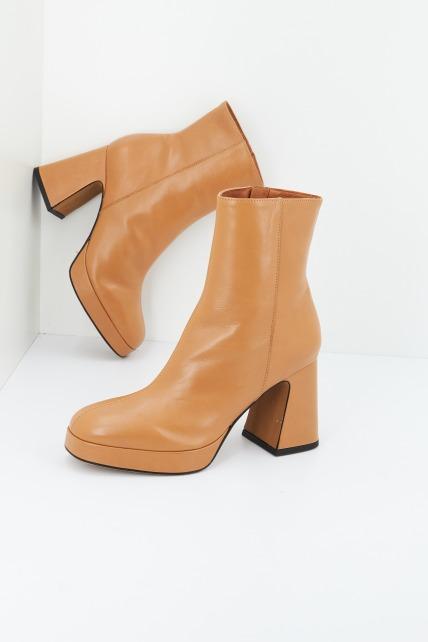 ÁNGEL ALARCÓN OLWEN en color MARRON (1)