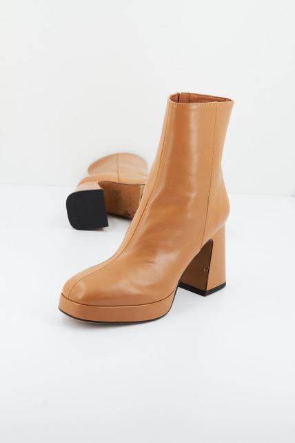 ÁNGEL ALARCÓN OLWEN en color MARRON (3)