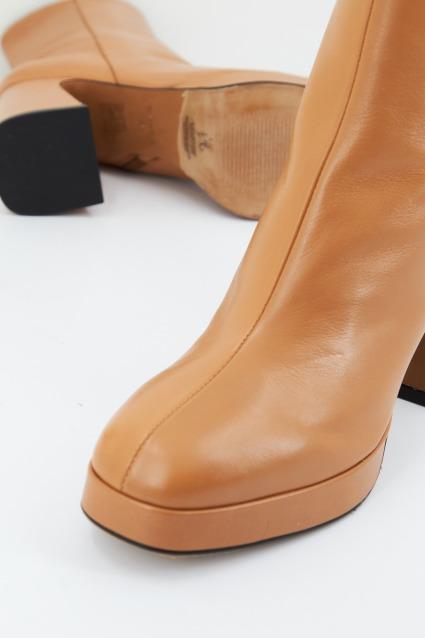 ÁNGEL ALARCÓN OLWEN en color MARRON (4)