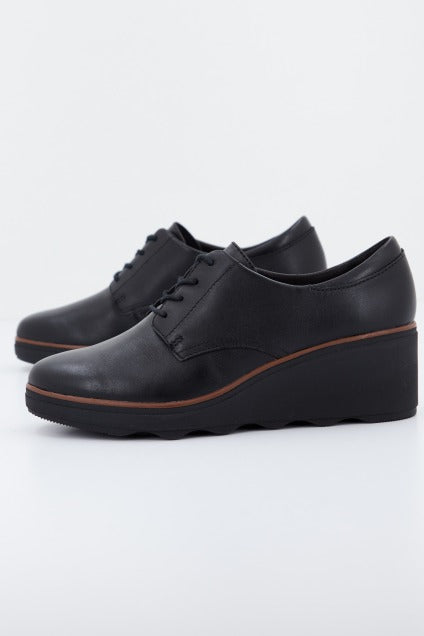 CLARKS MAZY HYANNIS en color NEGRO (2)