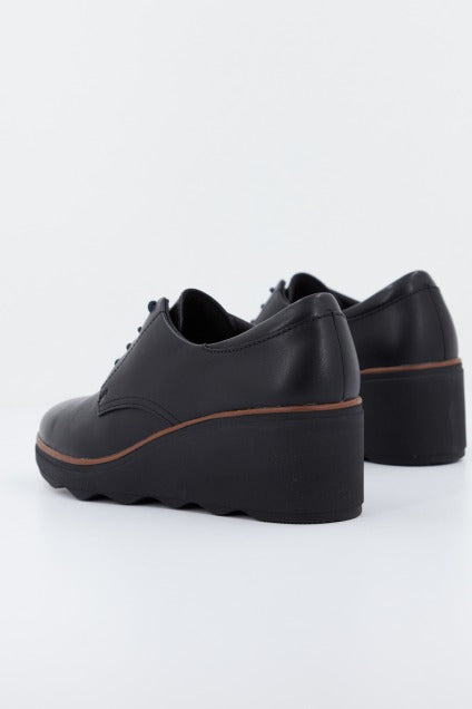 CLARKS MAZY HYANNIS en color NEGRO (3)