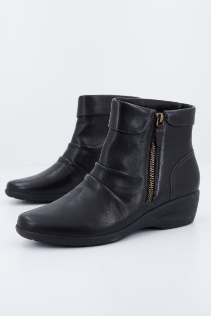 CLARKS ROSELY ZIP en color NEGRO (1)