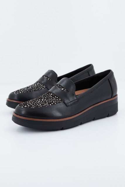 CLARKS SHAYLIN STEP en color NEGRO (1)