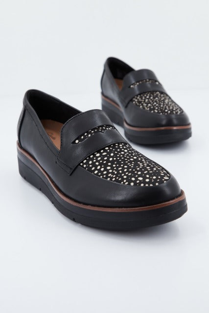 CLARKS SHAYLIN STEP en color NEGRO (2)
