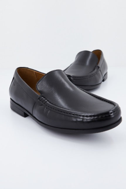 CLARKS CLAUDE PLAIN en color NEGRO (2)