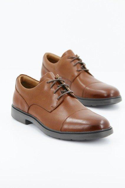 CLARKS UN TAILOR CAP en color MARRON CLARO (1)