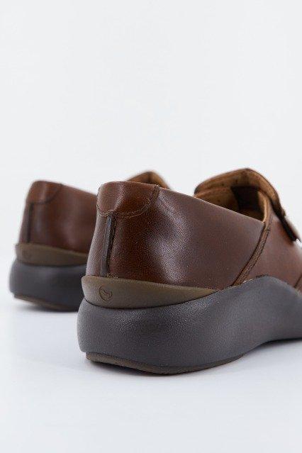 CLARKS UN LOOP WALK en color MARRON (3)