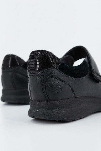 CLARKS UN ADORN STRAP en color NEGRO (3)