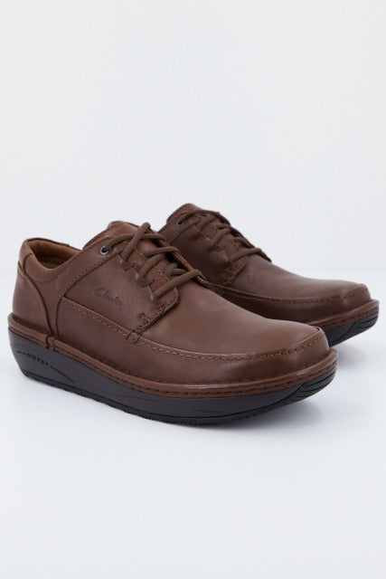CLARKS UN SOUL LACE en color MARRON (1)