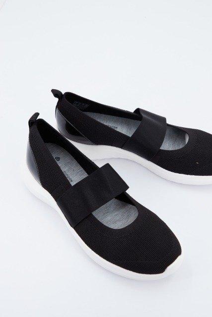 CLARKS NOVA SOL en color NEGRO (4)