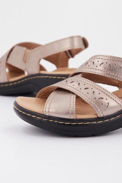 CLARKS LEXI PEARL en color BRONCE (4)