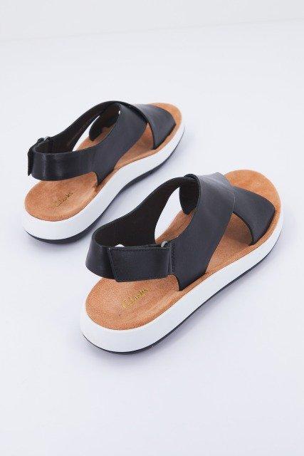 CLARKS JEMSA CROSS en color NEGRO (3)