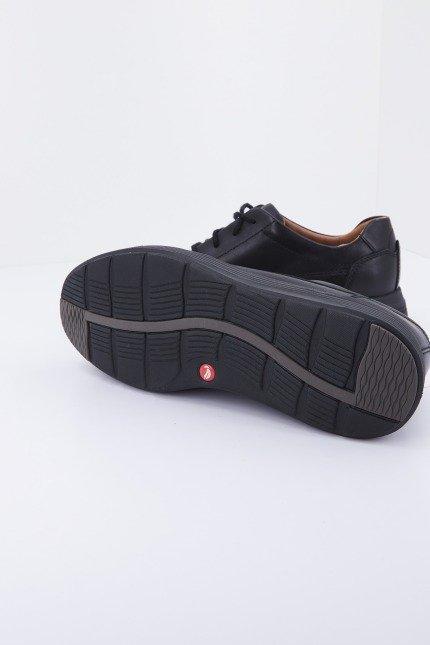 CLARKS UN ADOBE EASE en color NEGRO (4)