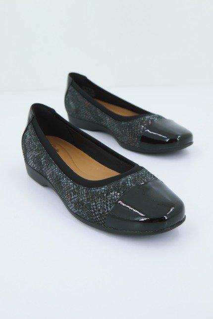 CLARKS UN DARCEY CAP en color ANIMAL PRINT (1)