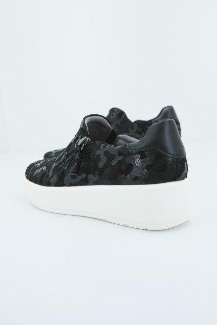CLARKS LAYTON STEP en color NEGRO (3)