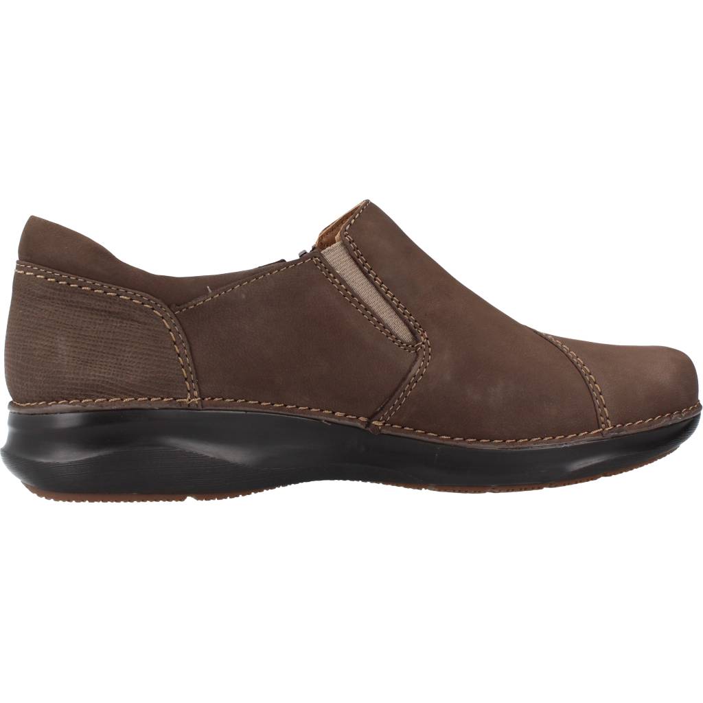 CLARKS APPLEY ZIP en color MARRON (4)