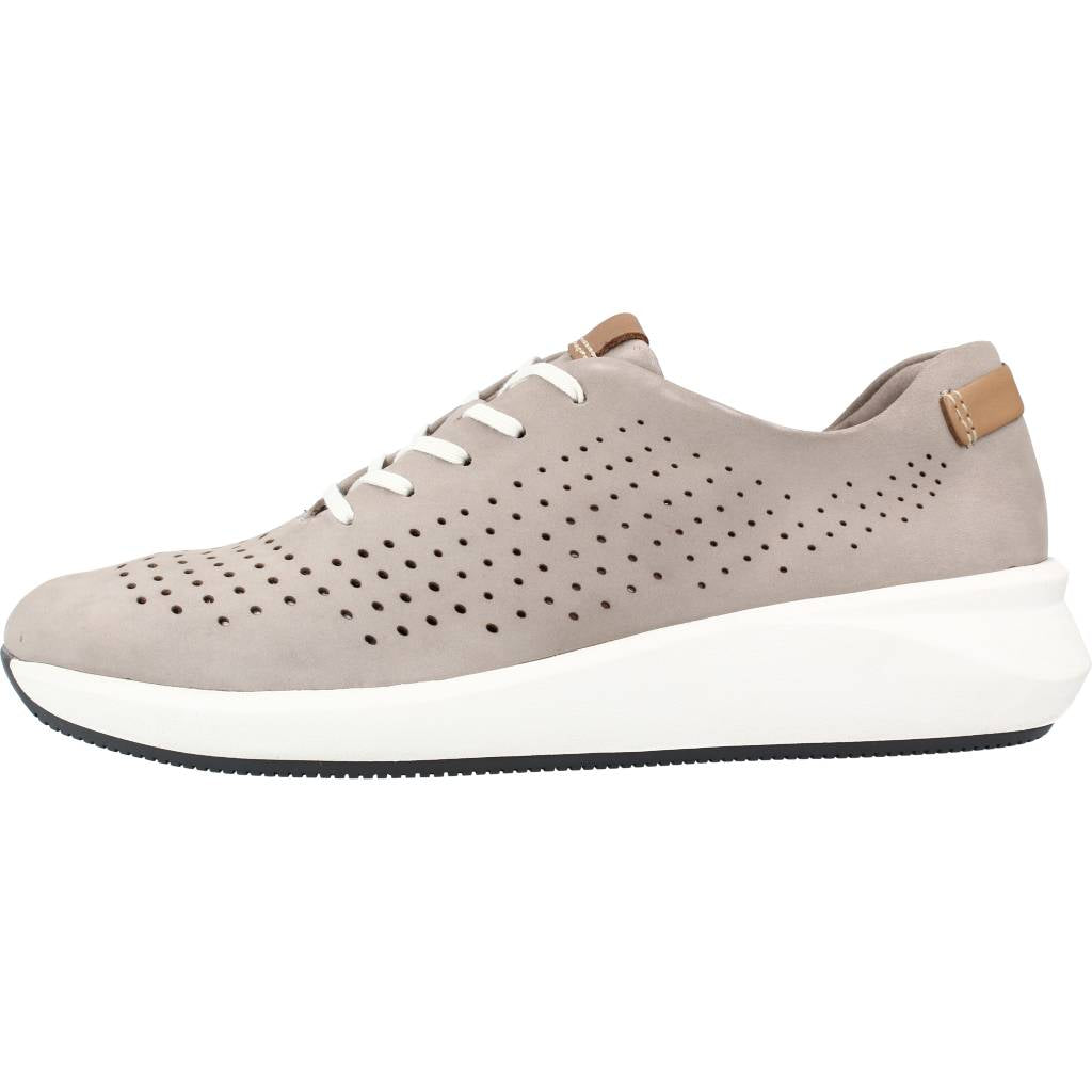 CLARKS UN RIO TIE en color GRIS (2)