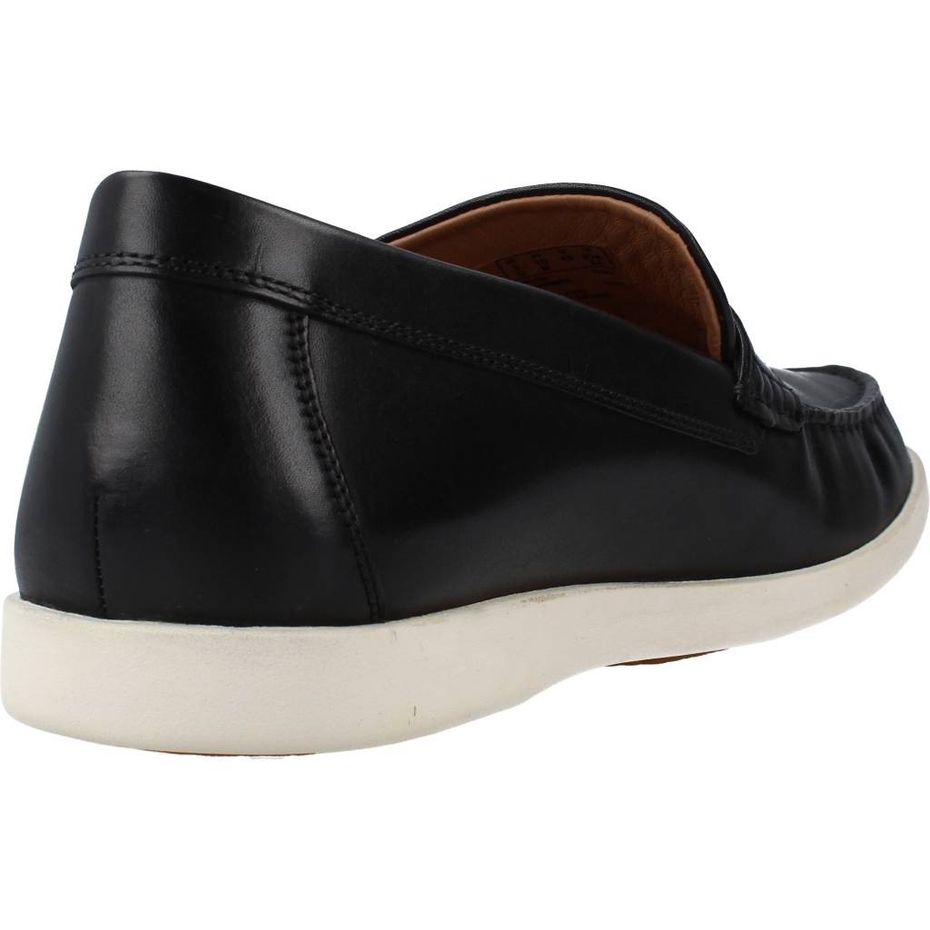CLARKS FERIUS SHORE en color NEGRO (3)
