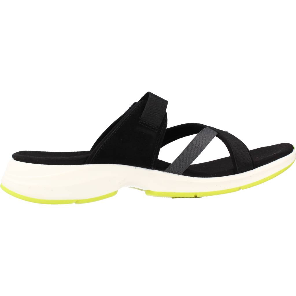 CLARKS SOLAN SURF en color NEGRO (4)