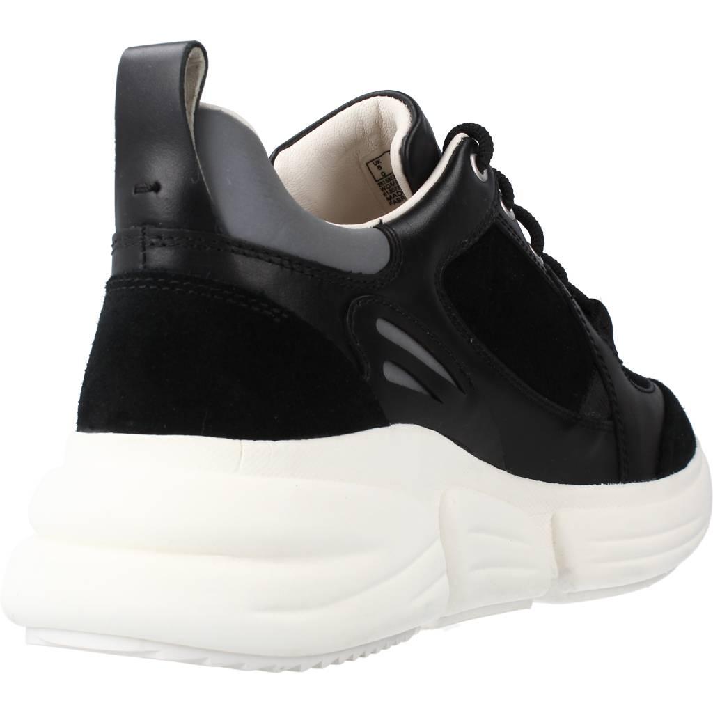 CLARKS TRICOMET LACE en color NEGRO (3)