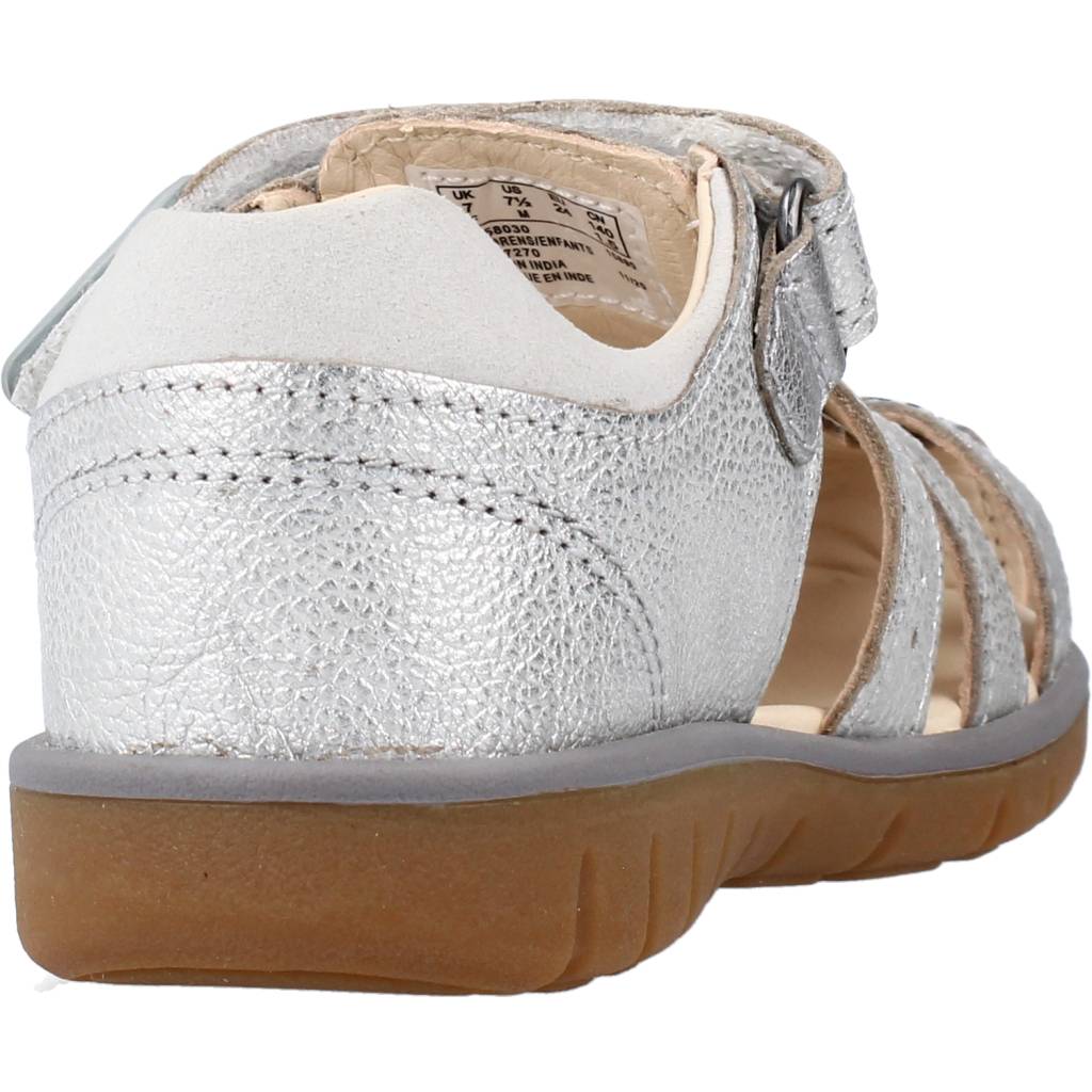 CLARKS ROAM BAY T en color PLATA (3)