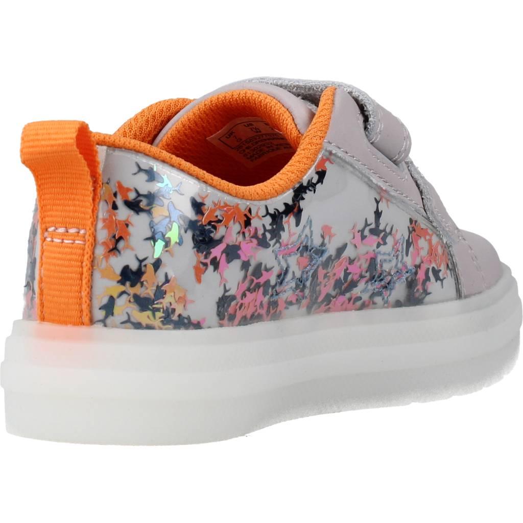 CLARKS NOVA SCALE T en color GRIS (3)