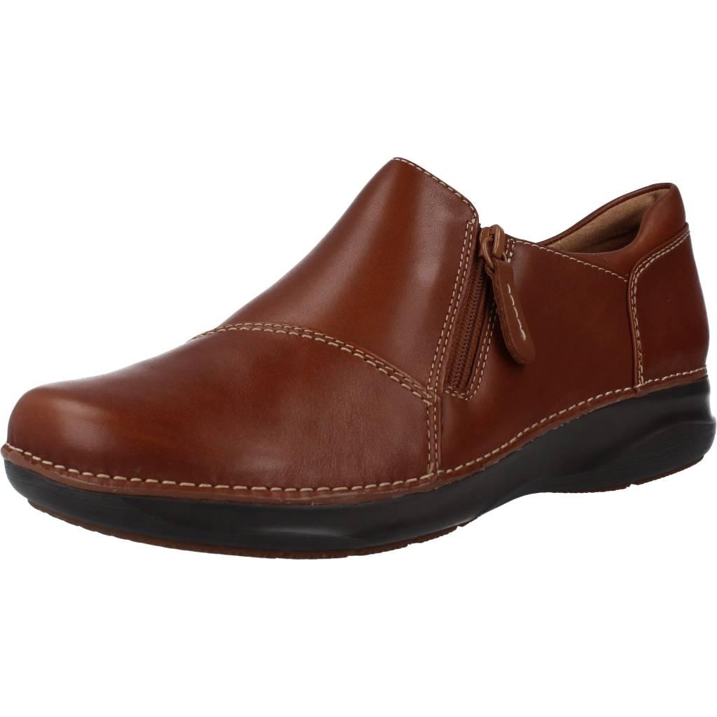 CLARKS APPLEY ZIP en color MARRON (1)